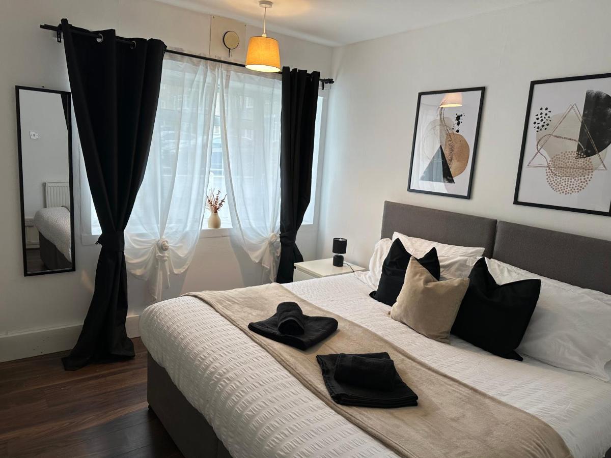 Lovely 2Bedroom 4Mins From Wimbledon Station ลอนดอน ภายนอก รูปภาพ